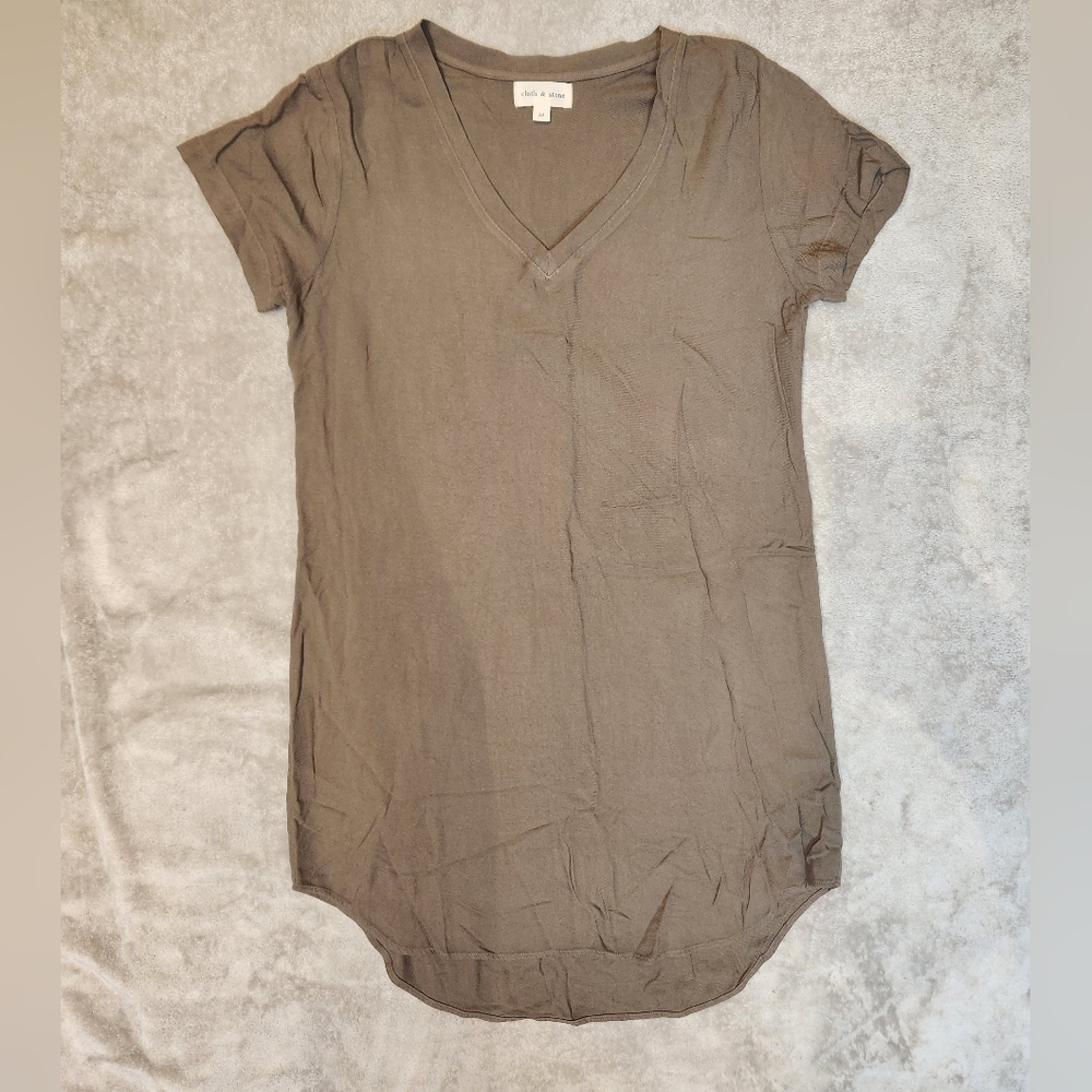 Anthropologie Cloth & Stone Gray V-Neck Short Sleeve High-Low Dress Minimalistic